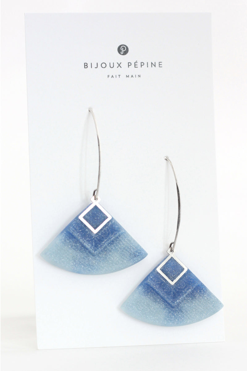 Cléopâtre handmade statement earrings, in marbled indigo and pastel blue resin and hypoallergenic stainless steel