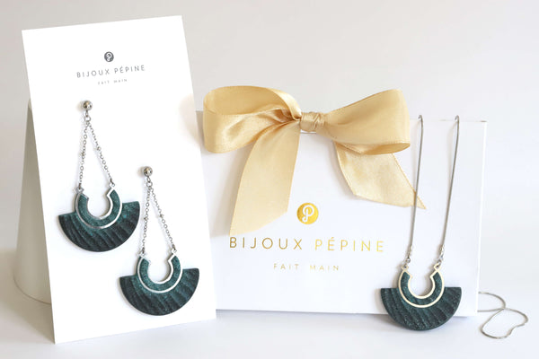 Jewelry set called Aurore, green forest colored eco-friendly resin and hypoallergenic stainless steel handmade in France