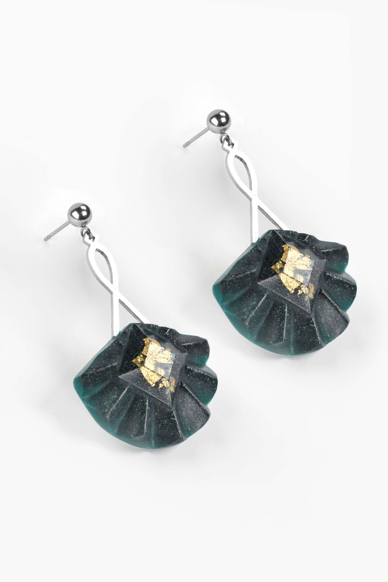 Statement earrings studs in stainless steal and gold leaf 24 carats named Cancan and forest green color