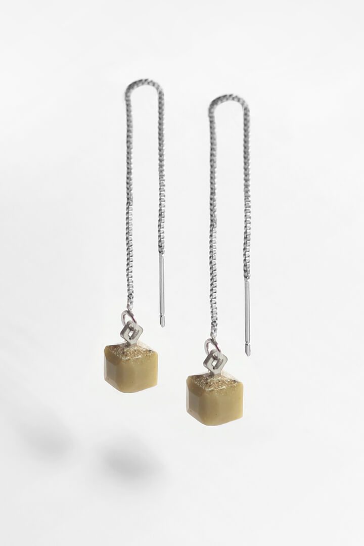 Hasard, tiny minimal dangling earrings in matcha green resin and hypoallergenic stainless steel