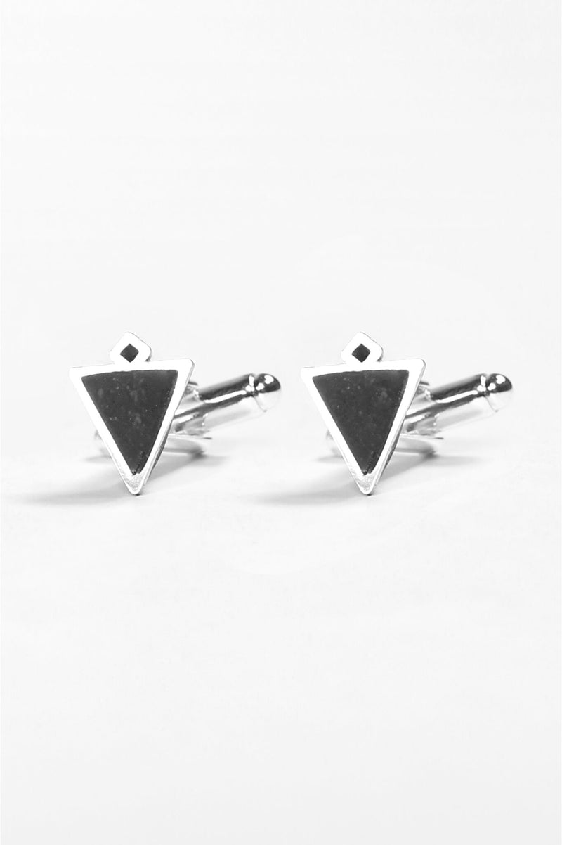 Nil, handmade cufflinks for him in black resin and hypoallergenic stainless steel
