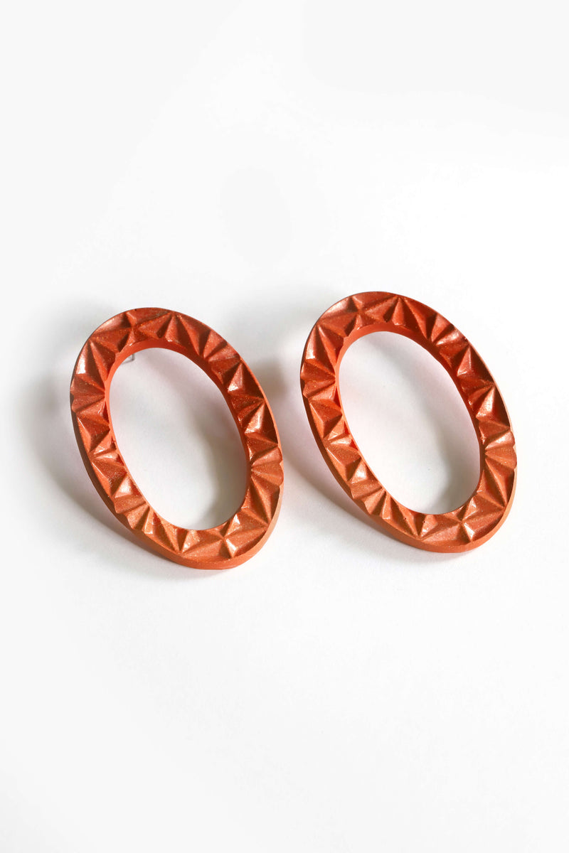 Big statment studs earrings circle Phoebé red coral color eco-friendly resin, handmade process
