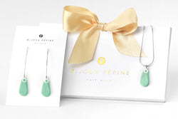 Rosée jewellery set parure with earrings sand teardrop adjustable length necklace in mint green color resin and hypoallergenic stainless steel