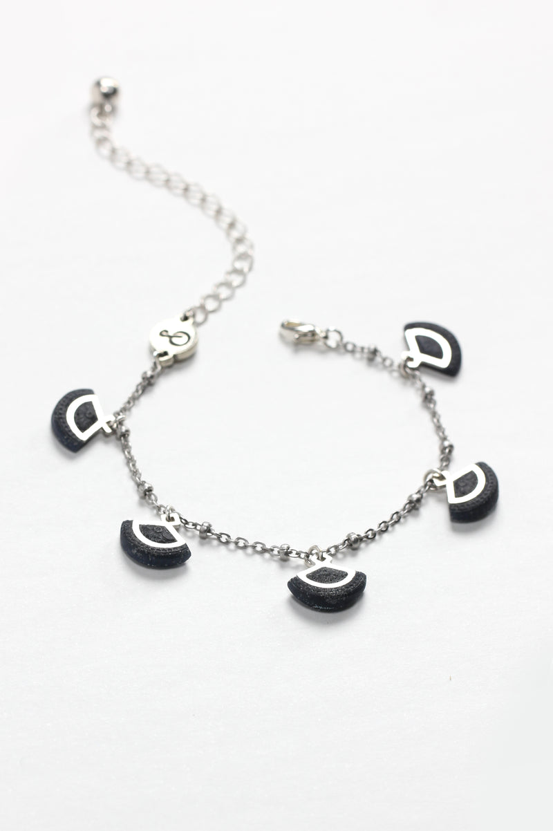St-Jacques, luxury charms bracelet handmade with hypoallergenic stainless steel and black resin